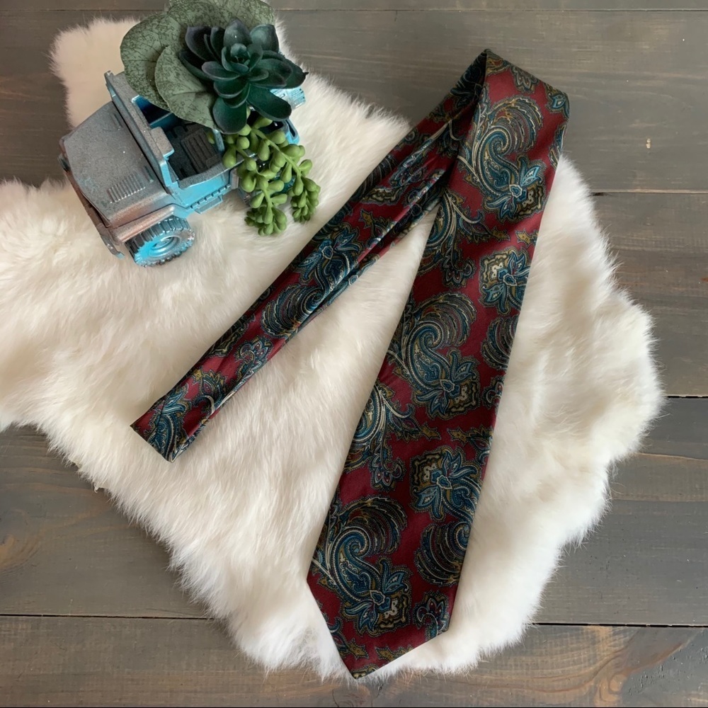 Vintage Surrey Sophisticates Paisley Silk Necktie - Picture 1 of 4